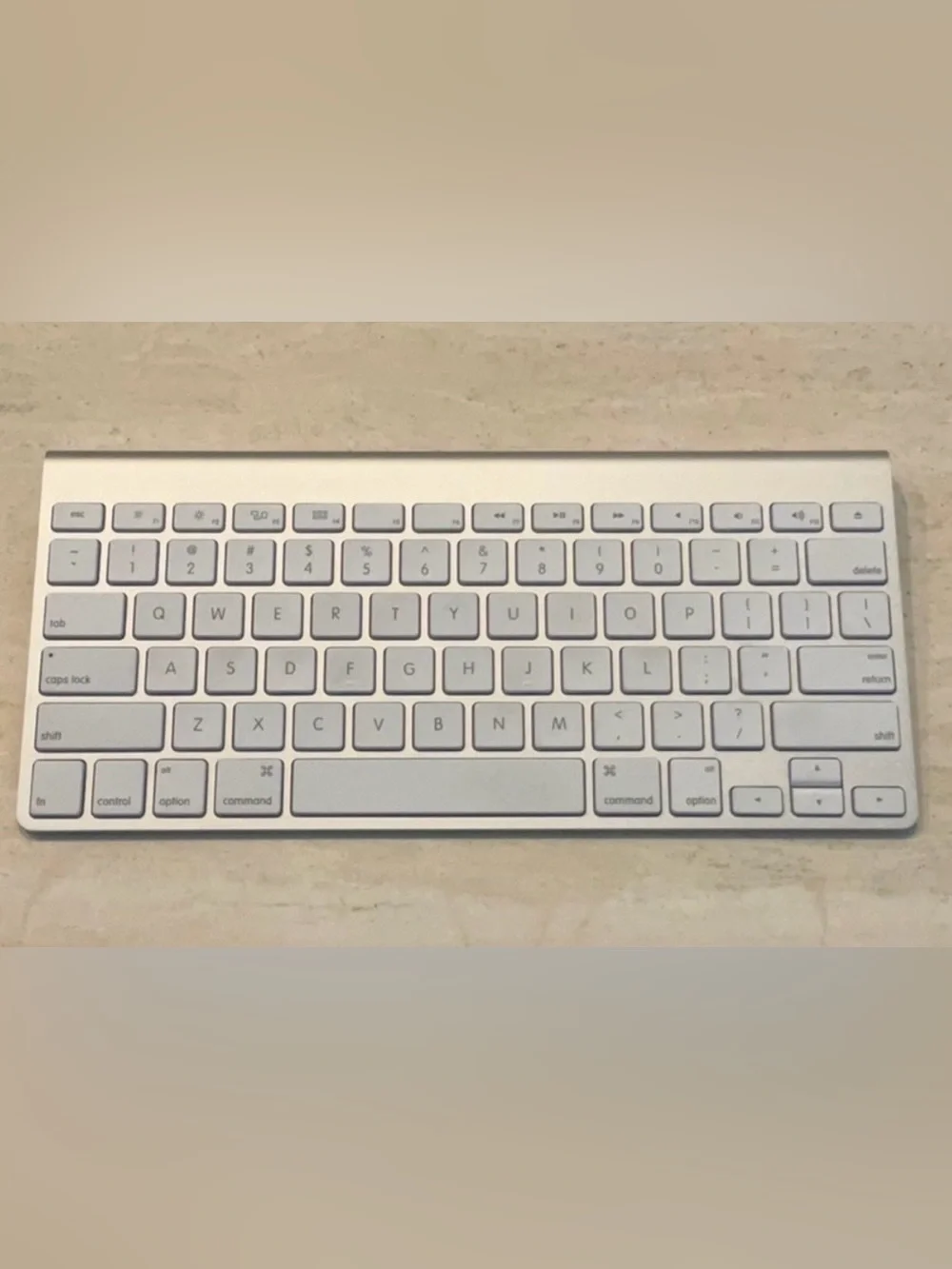 Apple Wireless Keyboard Model A1314 Genuine OEM Authentic